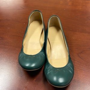 J Crew Nearly New Hunter Green Flats Made in Italy